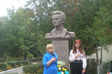 Пам’ятник Богдану Лепкому